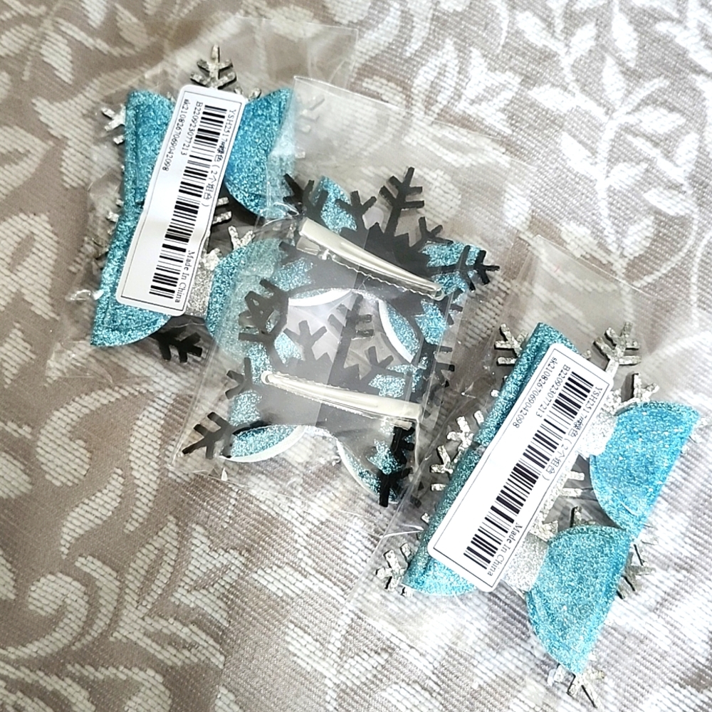 Snowflake bow